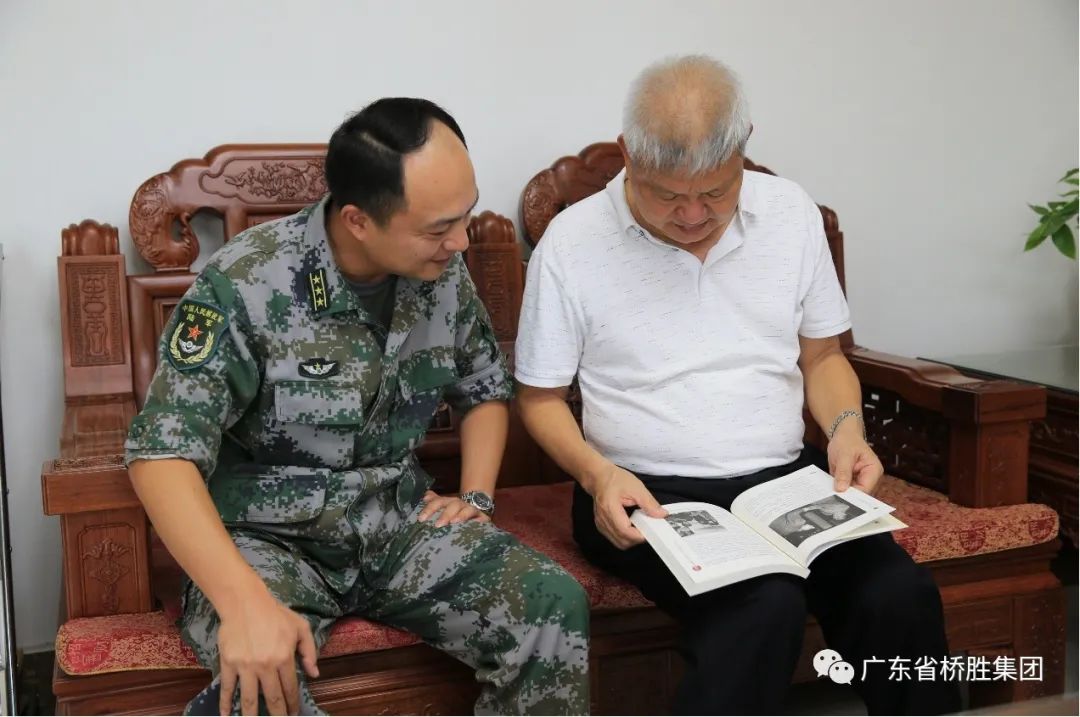 二十五載擁軍路，傾心強(qiáng)軍一世情